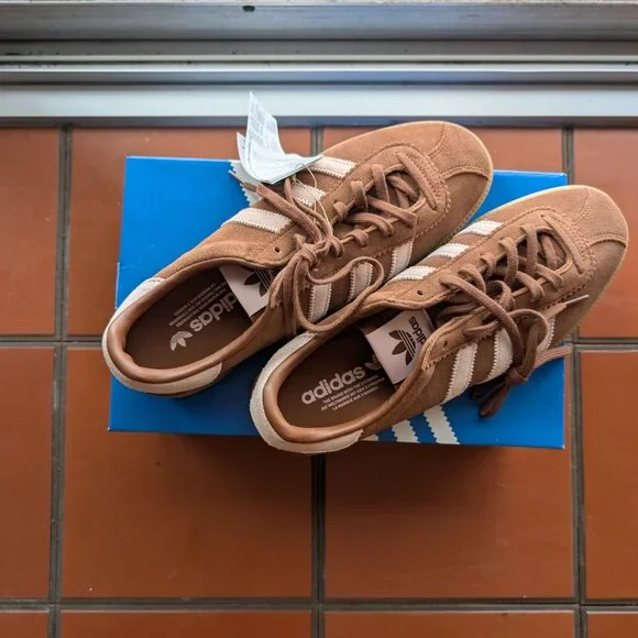 Adidas Bermuda Shoes Brown Suede Pink Stripes - Picture 5 of 9